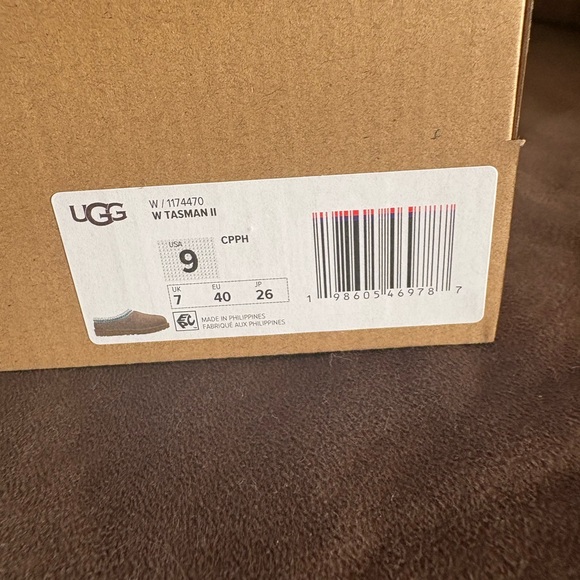Brand new never worn Tasman UGG - Picture 8 of 9